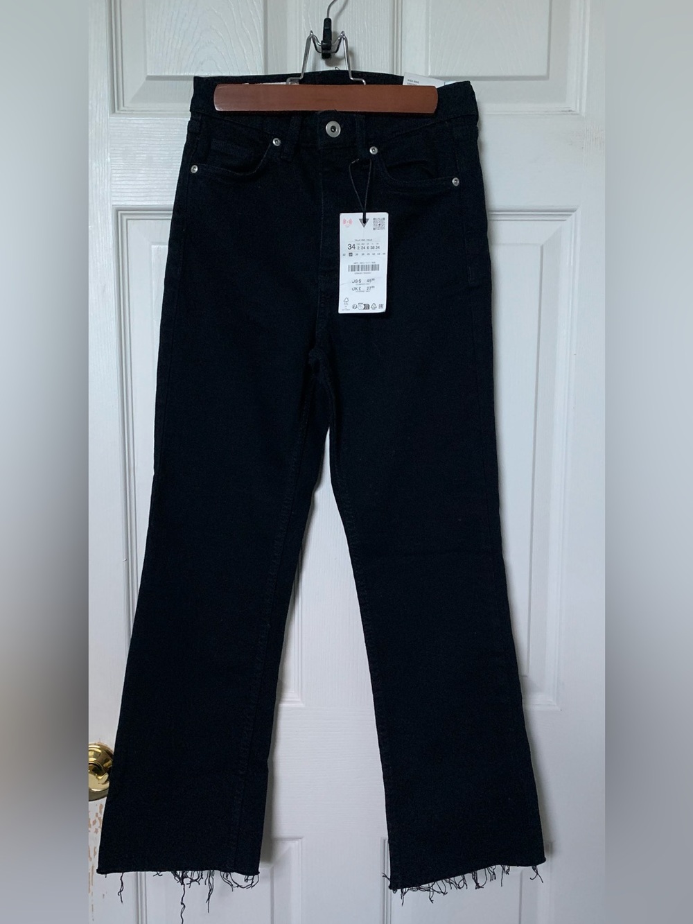 Zara NWT Black Crop Flare Jeans Size 2/24 High Rise Raw Hem